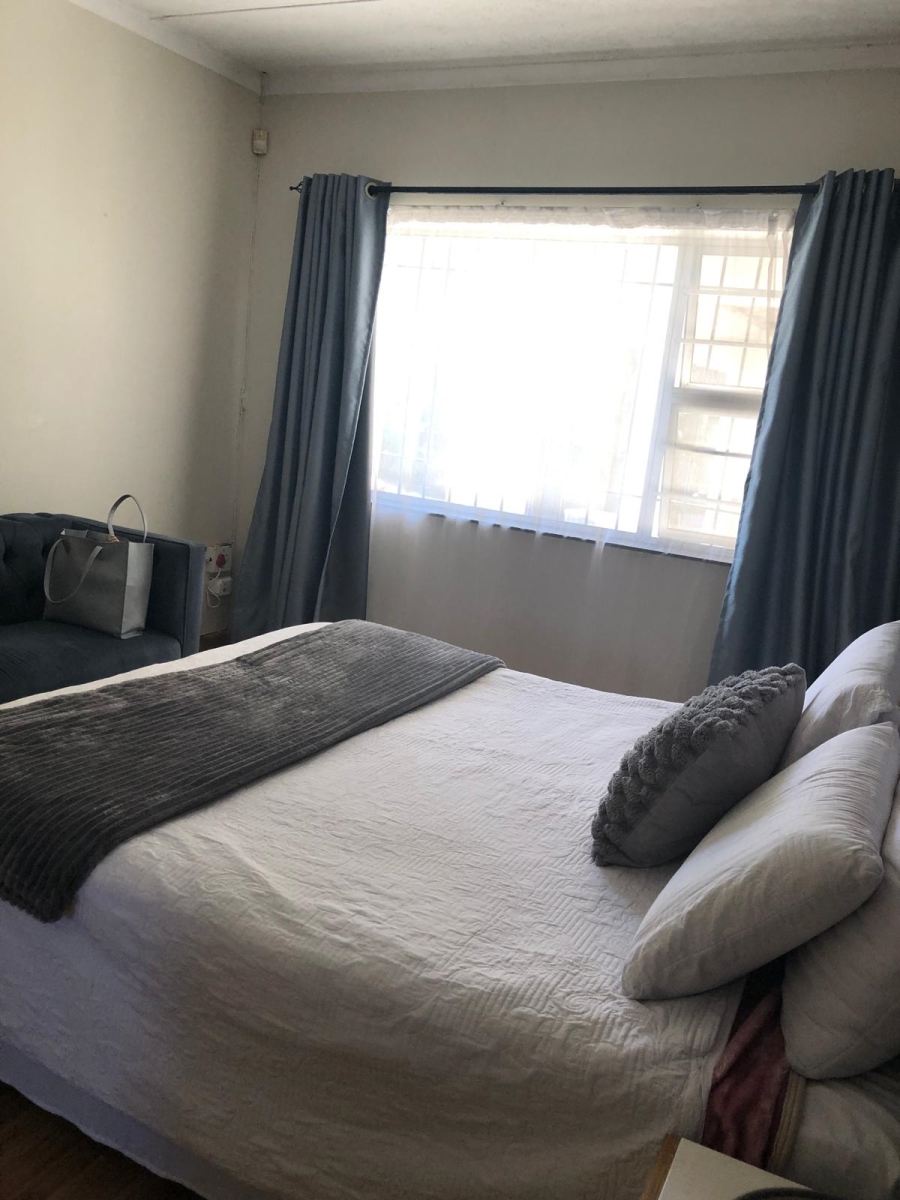 To Let 4 Bedroom Property for Rent in Blue Bend Eastern Cape